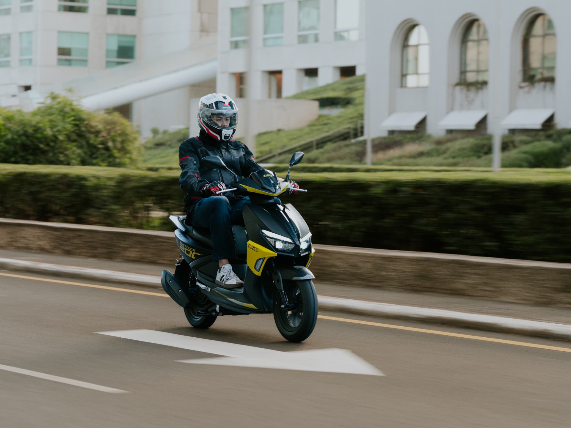 Rider UM Motorcycles en la Ciudad de México